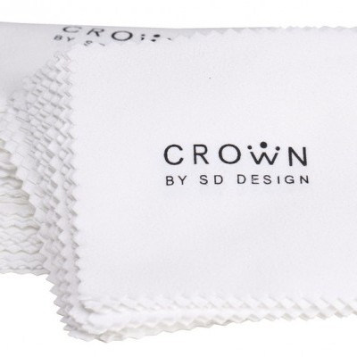Pano branco com texto 'CROWN BY SD DESIGN'
