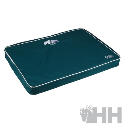 Almofada verde escura para animais com bordas brancas e logótipo em branco