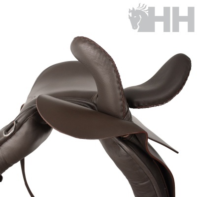 Sela de cavalo em couro castanho escuro