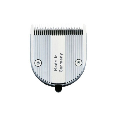 Cabeça metálica de máquina de cortar cabelo prateada com texto 'Made in Germany'