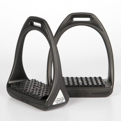 Par de estribos pretos para equitação com base texturizada e placa branca triangular com texto COLORS