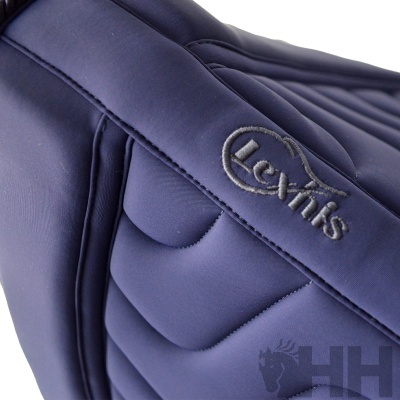 Manta acolchoada azul escura com logótipo bordado Lexus e símbolo HH com cavalo