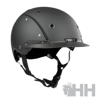 Capacete preto fosco com viseira e cinta ajustável