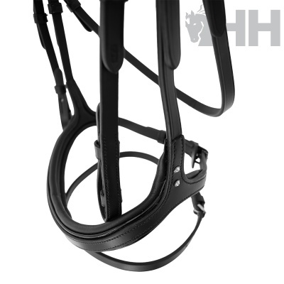 Cabeçada de cavalo em couro preto com detalhes acolchoados