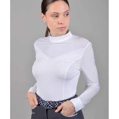 Camisola feminina branca manga comprida gola alta com padrão de linhas