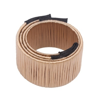 Rolo de franja de cabelo sintético castanho claro com abas adesivas pretas