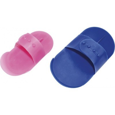 Duas luvas de silicone rosa e azul para limpeza