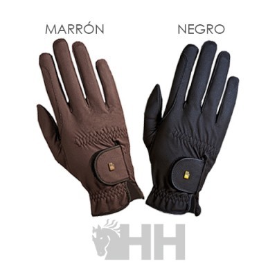 Par de luvas marrom e preto com fecho de aba e emblema dourado