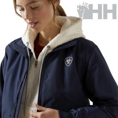 Casaco azul escuro com interior felpudo branco e capuz