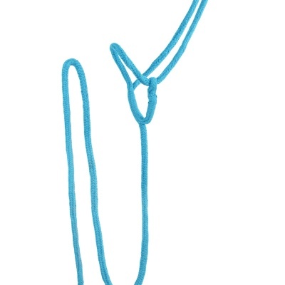 Corda azul fina com laço sobre fundo branco