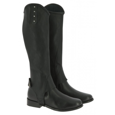 Botas altas pretas de pele com rebites e fivela