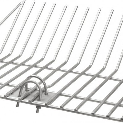 Prateleira metálica prata com arames e mola