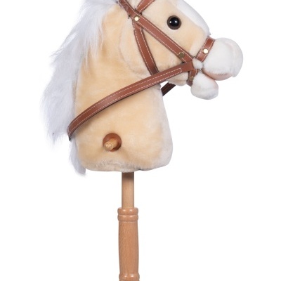 Cavalo de brinquedo tipo cavalinho de pau com cabeça de peluche e crina branca