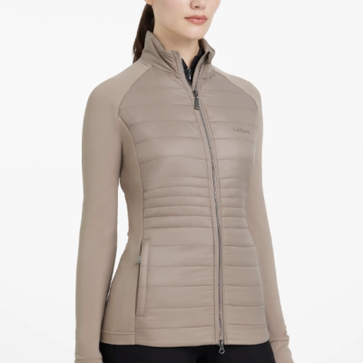 Casaco leve feminino bege com painel acolchoado frontal e manga lisa