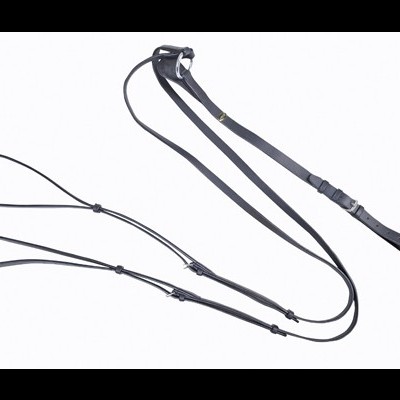 Coaching de treino fitness com dois cordões pretos ajustáveis sobre fundo branco