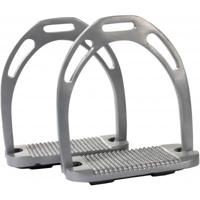 Par de estribos metálicos prateados com plataformas antiderrapantes