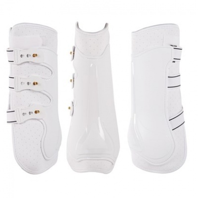Proteções brancas para equitação com fechos e botões, três peças vistas de diferentes ângulos.