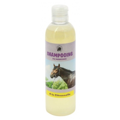 Shampoo para cavalo em garrafa plástica transparente com rótulo lilás e amarelo.