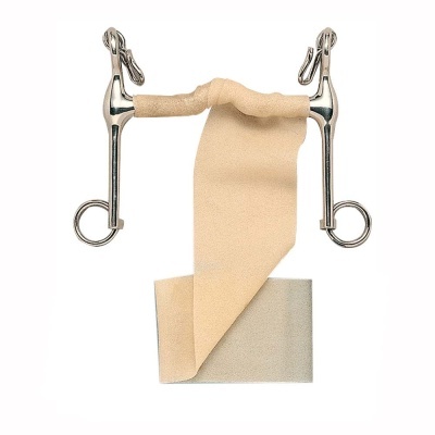 Freio metálico prateado com boca de borracha bege e proteção branca