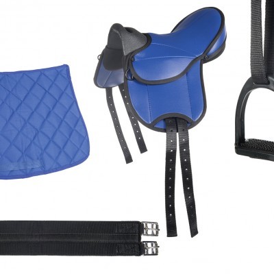 Equipamentos de equitação azul e preto com sela, manta, estribos e correias