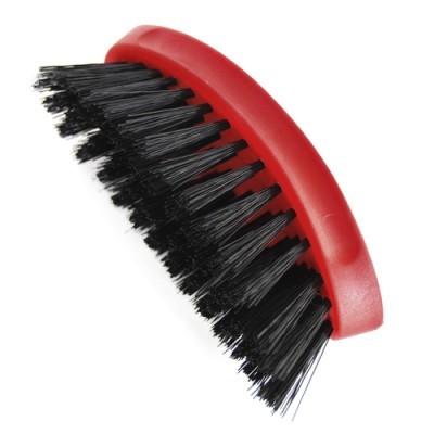 Escova de limpeza vermelha com cerdas pretas