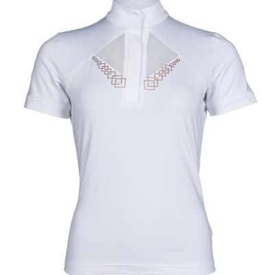 Camisola branca de manga curta com gola alta e detalhes bordados.