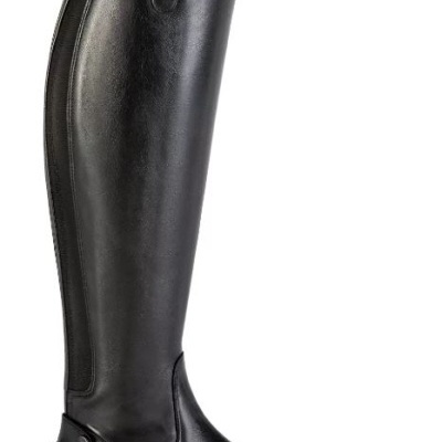 Bota alta preta em couro liso com fecho lateral e detalhe atrás