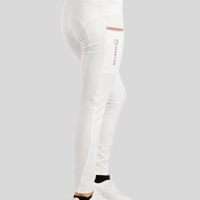 Calças brancas de desporto com logo MONTAR na lateral e sapatilhas brancas