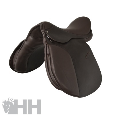 Sela de equitação de couro castanho escuro com textura lisa