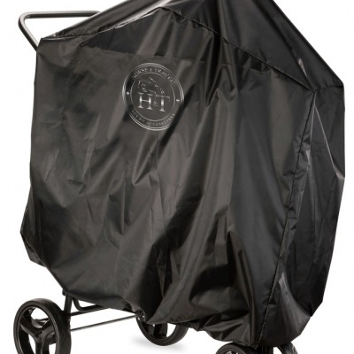 Carrinho de transporte coberto com capa preta com logo