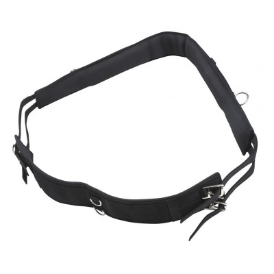 Cinto preto ajustável com fivela metálica e argolas