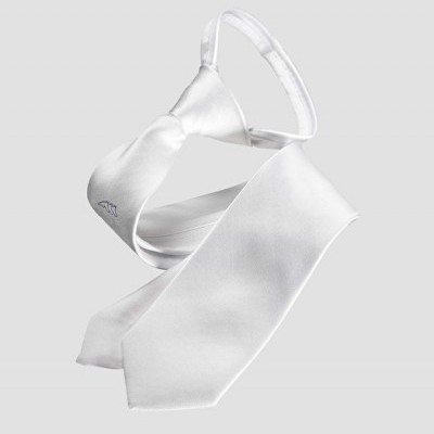 Gravata borboleta branca satinada com bordado preto RM