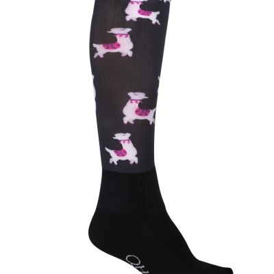 Meia comprida preta com padrão de cães cor de rosa e branco e texto OTTO branco na parte inferior