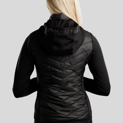 Casaco preto com capuz e padrão de costura em V na parte traseira