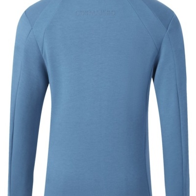 Casaco desportivo azul com palavra COVALLIERO em relevo nas costas