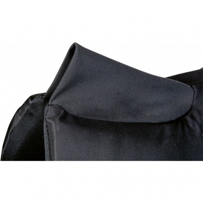 Prancha preta com cobertura de tecido macio