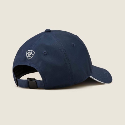 Boné estilo baseball azul escuro com logo branco e fivela preta