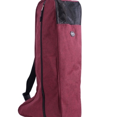 Mochila vinho com alças pretas e área superior em malha preta.