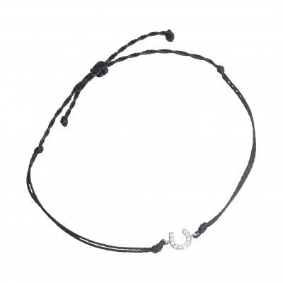 Pulseira preta com pendente de ferradura prateada