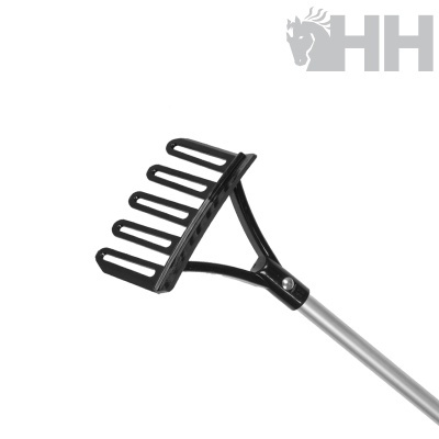 Ancinho com cabo metálico e dentes de plástico preto