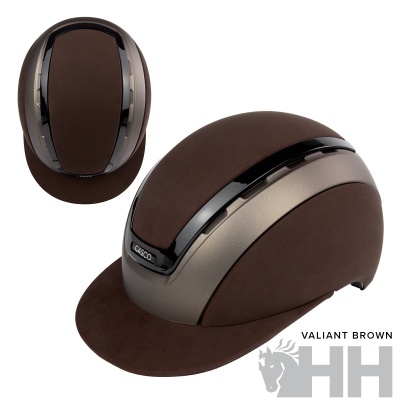 Capacete de equitação castanho com detalhes em cinza e preto
