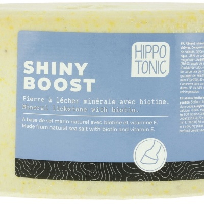 Bloco de sal mineral amarelo com rótulo azul Hippo Tonic Shiny Boost