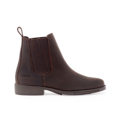 Botim Chelsea em pele castanha com elástico lateral e sola castanha