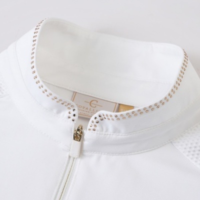 Colarinho branco com detalhes dourados e fecho zíper