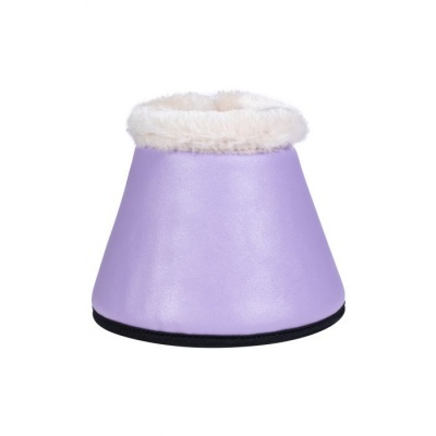 Sino protetor lilás para casco de cavalo com interior de pelo branco.