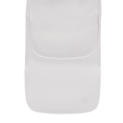 Colchão ou almofada branca para bebé com superfície lisa e bordas arredondadas