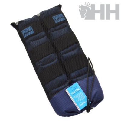 mochila ou estojo acolchoado azul escuro e preto com etiquetas