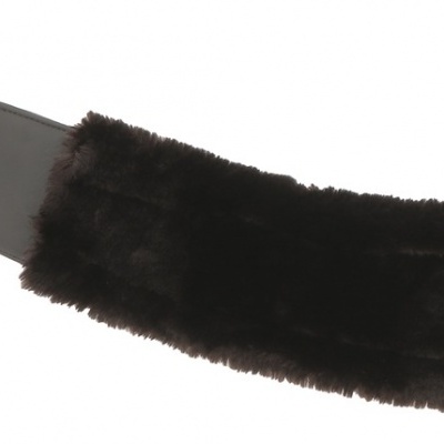 Cinta elástica castanha escura com fivelas metálicas prateadas