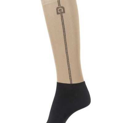 Meia comprida bege e preta com linha vertical e símbolo