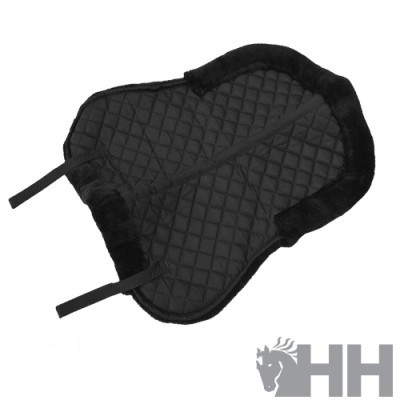 Tapete acolchoado preto para selação de cavalo com bordas peludas e correias de fixação